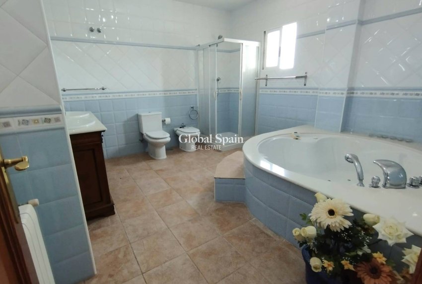 Wiederverkauf - VILLA -
TORREVIEJA - La Siesta - El Salado - Torreta