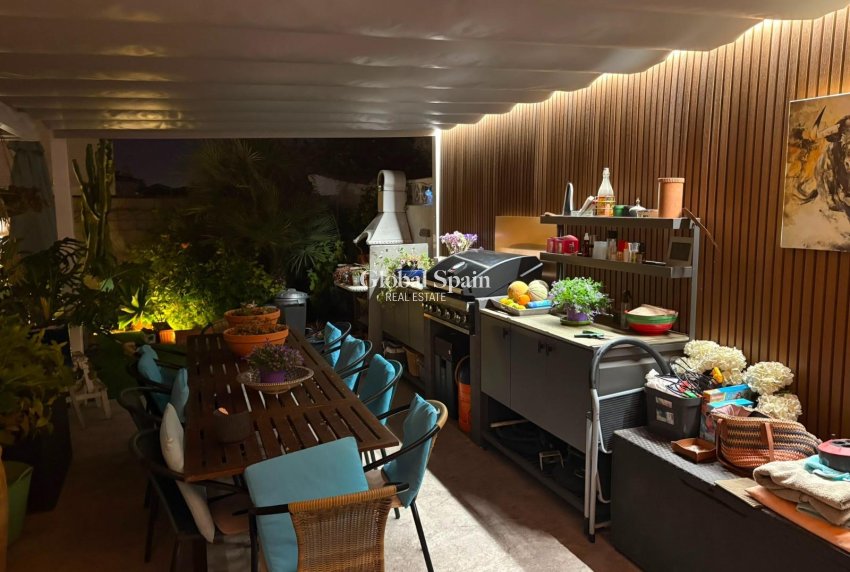 Wiederverkauf - VILLA -
TORREVIEJA - La Siesta - El Salado - Torreta