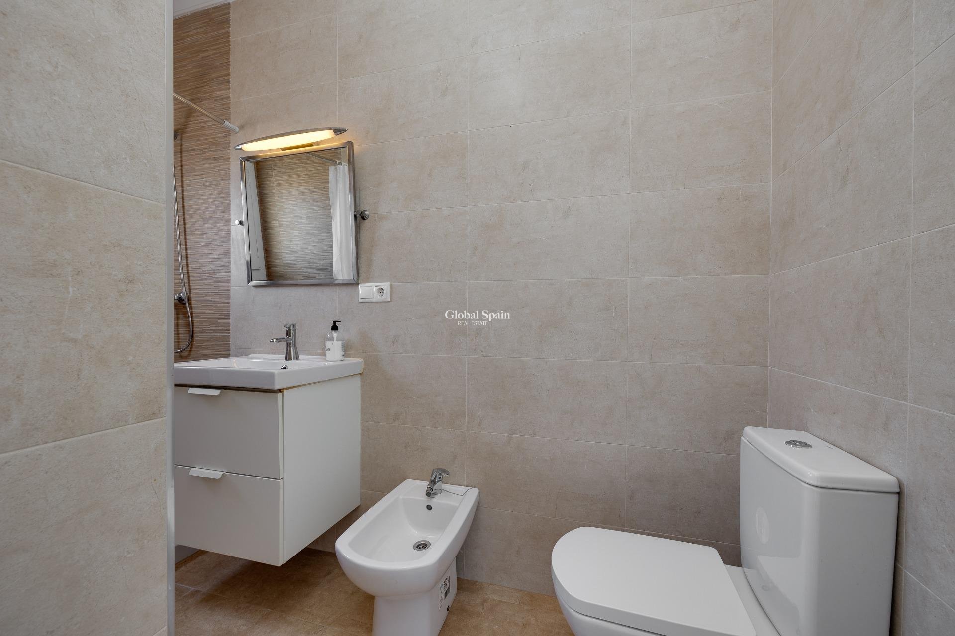 Wiederverkauf - VILLA -
TORREVIEJA - La Siesta - El Salado - Torreta