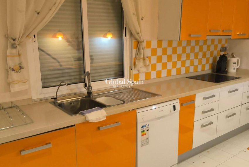 Wiederverkauf - VILLA -
TORREVIEJA - La Siesta