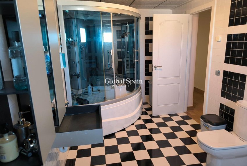 Wiederverkauf - VILLA -
TORREVIEJA - La Siesta