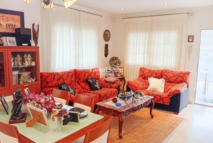 Wiederverkauf - VILLA -
TORREVIEJA - La Siesta