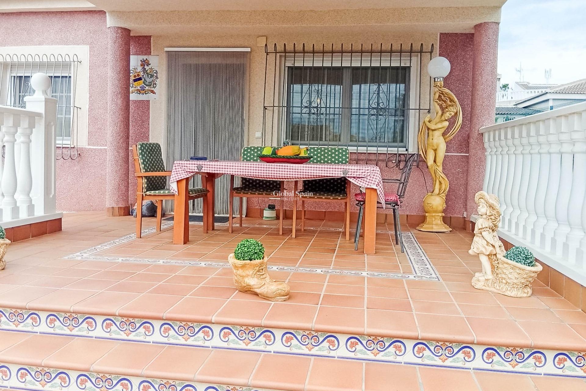 Wiederverkauf - VILLA -
TORREVIEJA - La Siesta