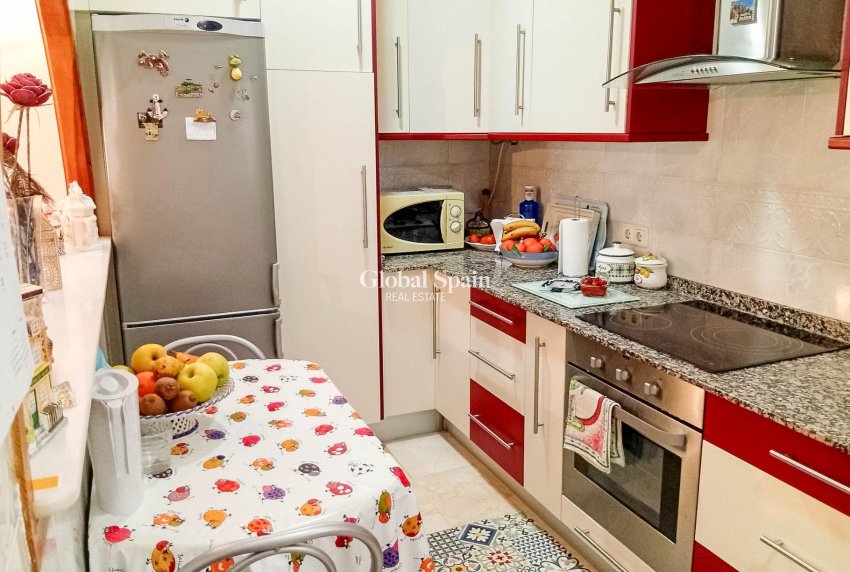 Wiederverkauf - VILLA -
TORREVIEJA - La Siesta