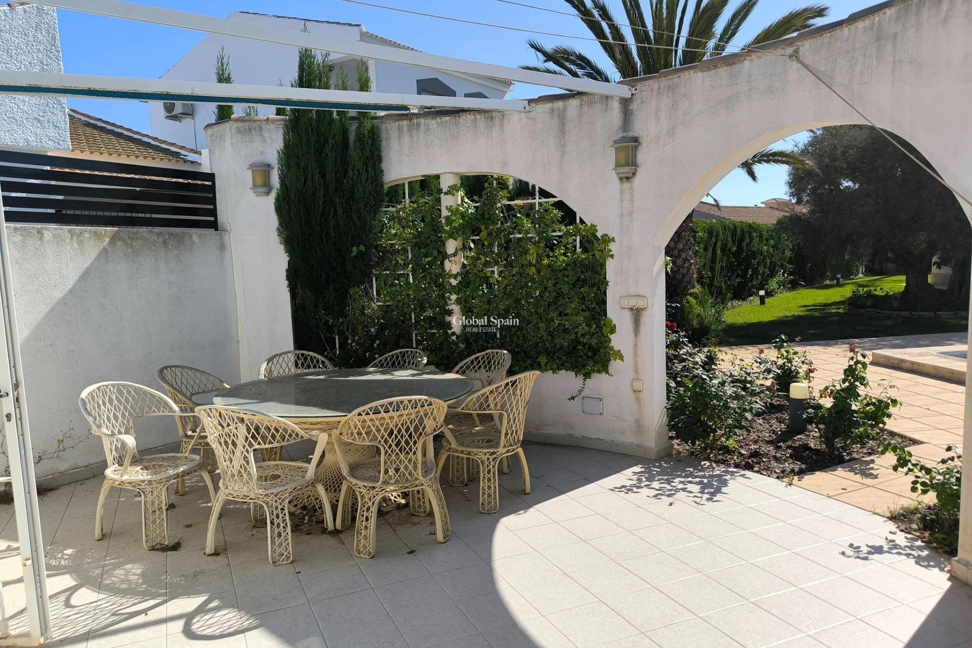Wiederverkauf - VILLA -
TORREVIEJA - La Siesta