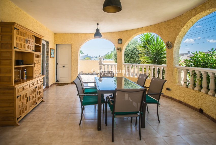 Wiederverkauf - Villa -
TORREVIEJA - La Siesta