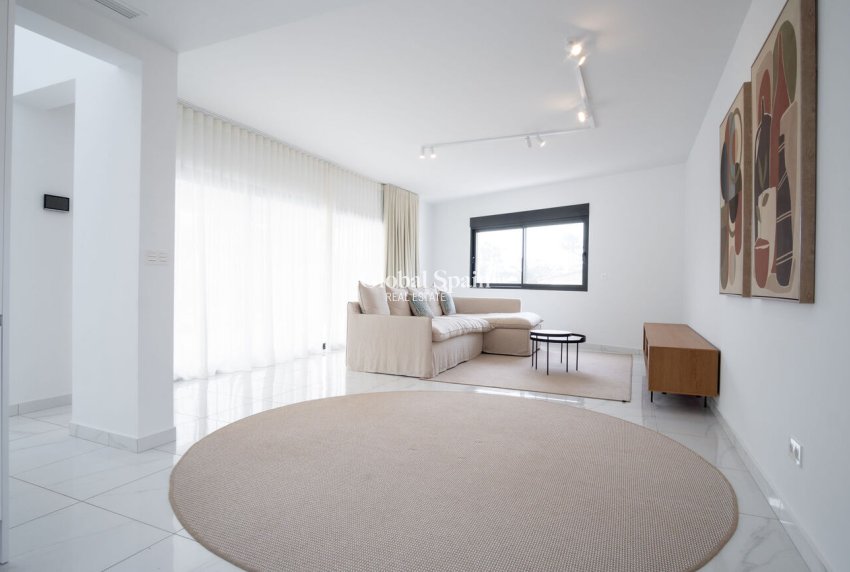 Wiederverkauf - VILLA -
TORREVIEJA - La Valeta