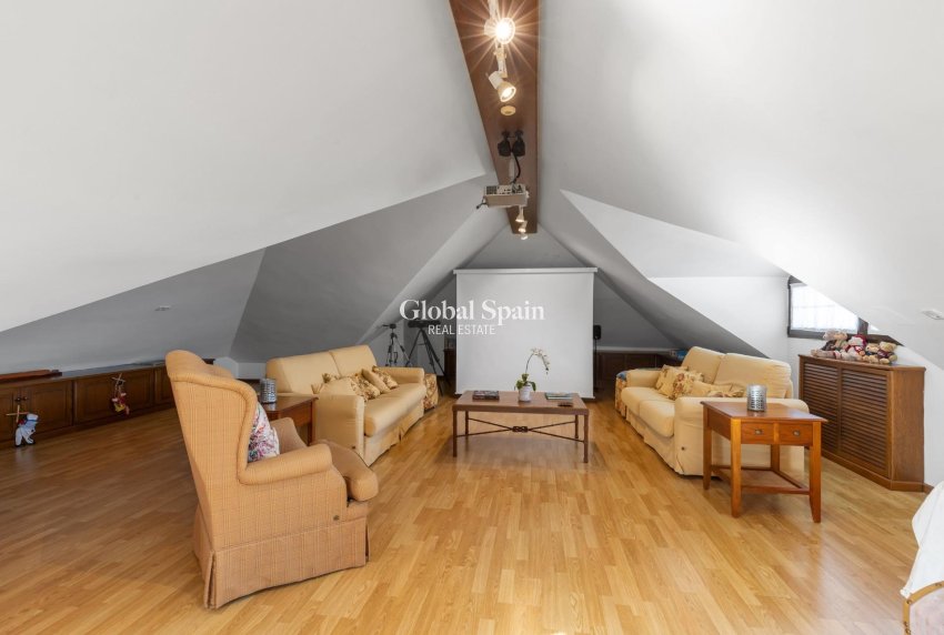 Wiederverkauf - Villa -
TORREVIEJA - La Veleta