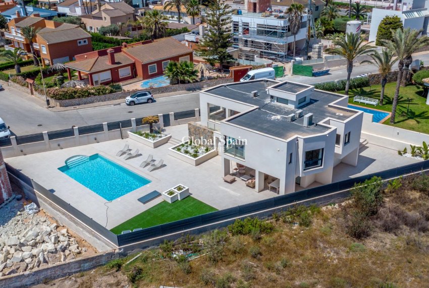 Wiederverkauf - VILLA -
TORREVIEJA - La Veleta