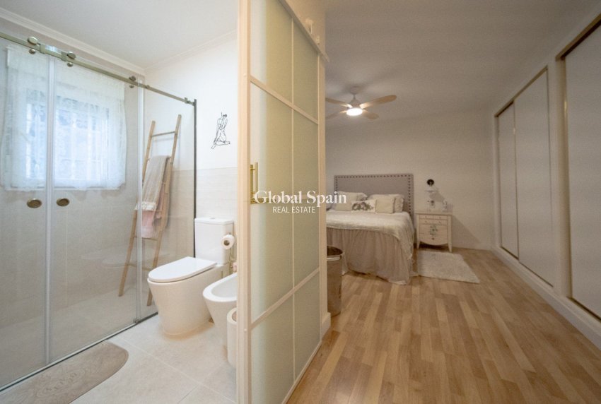 Wiederverkauf - VILLA -
TORREVIEJA - LOS BALCONES - LOS ALTOS