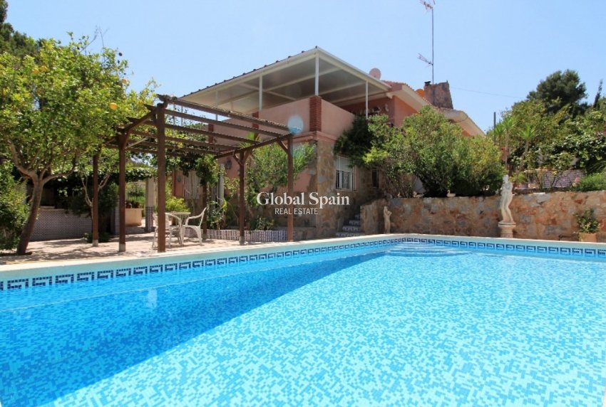 Wiederverkauf - VILLA -
TORREVIEJA - LOS BALCONES - LOS ALTOS