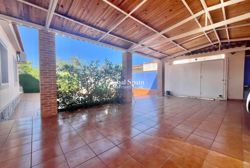 Wiederverkauf - VILLA -
TORREVIEJA - LOS BALCONES - LOS ALTOS