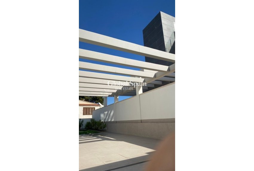 Wiederverkauf - VILLA -
TORREVIEJA - LOS BALCONES - LOS ALTOS