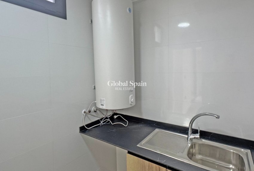 Wiederverkauf - VILLA -
TORREVIEJA - LOS BALCONES - LOS ALTOS