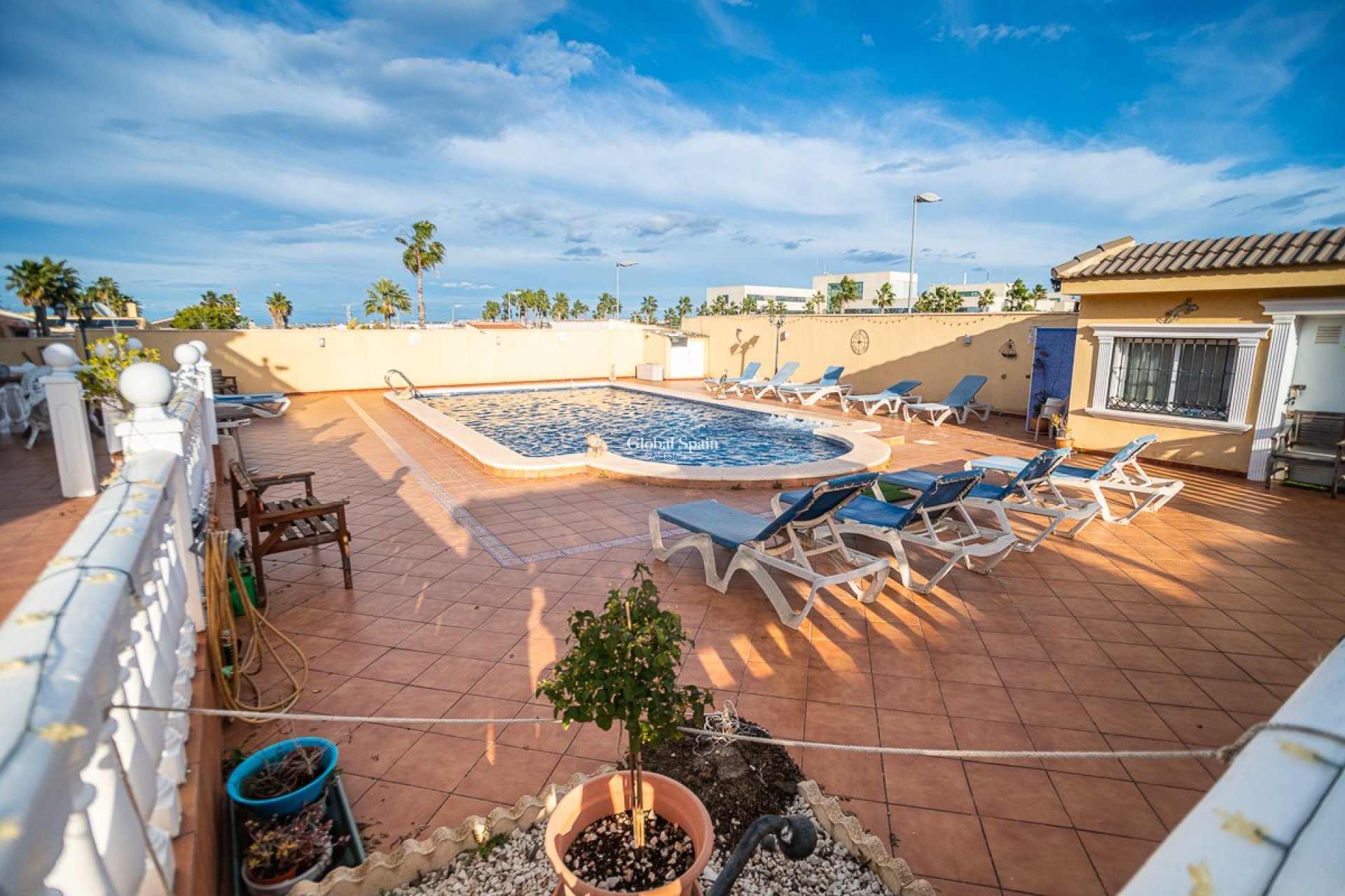 Wiederverkauf - VILLA -
TORREVIEJA - LOS BALCONES - LOS ALTOS
