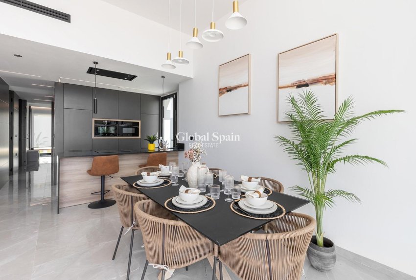 Wiederverkauf - VILLA -
TORREVIEJA - LOS BALCONES - LOS ALTOS