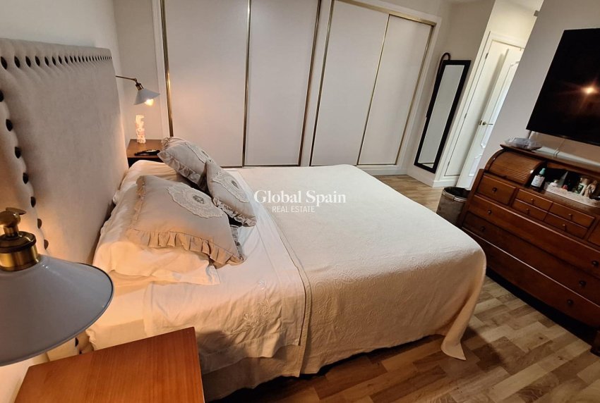 Wiederverkauf - VILLA -
TORREVIEJA - LOS BALCONES - LOS ALTOS