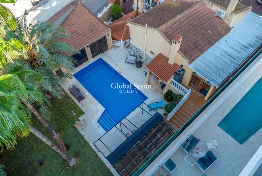 Wiederverkauf - VILLA -
TORREVIEJA - LOS BALCONES - LOS ALTOS