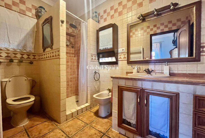 Wiederverkauf - VILLA -
TORREVIEJA - LOS BALCONES - LOS ALTOS