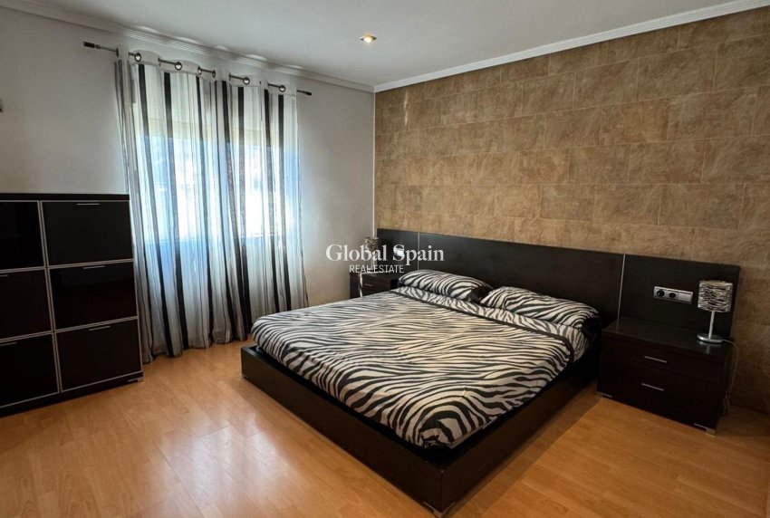 Wiederverkauf - VILLA -
TORREVIEJA - LOS BALCONES - LOS ALTOS