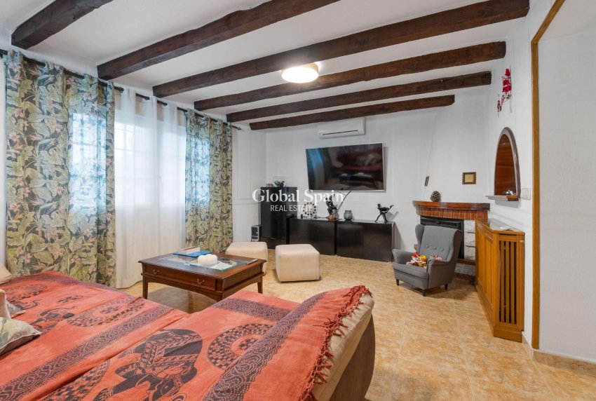 Wiederverkauf - VILLA -
TORREVIEJA - LOS BALCONES - LOS ALTOS