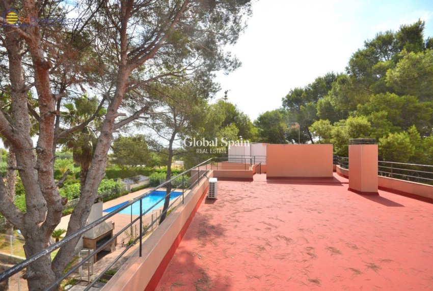 Wiederverkauf - VILLA -
TORREVIEJA - LOS BALCONES - LOS ALTOS