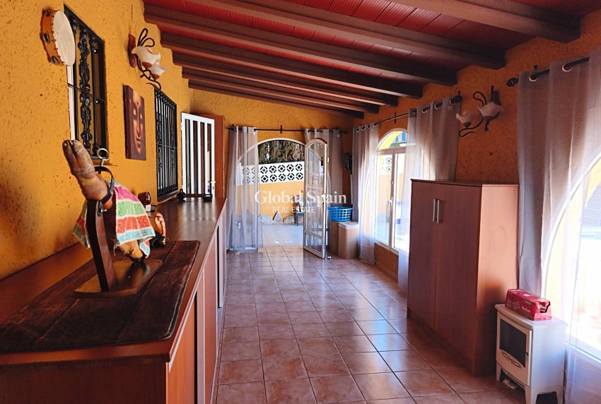 Wiederverkauf - VILLA -
TORREVIEJA - LOS BALCONES - LOS ALTOS