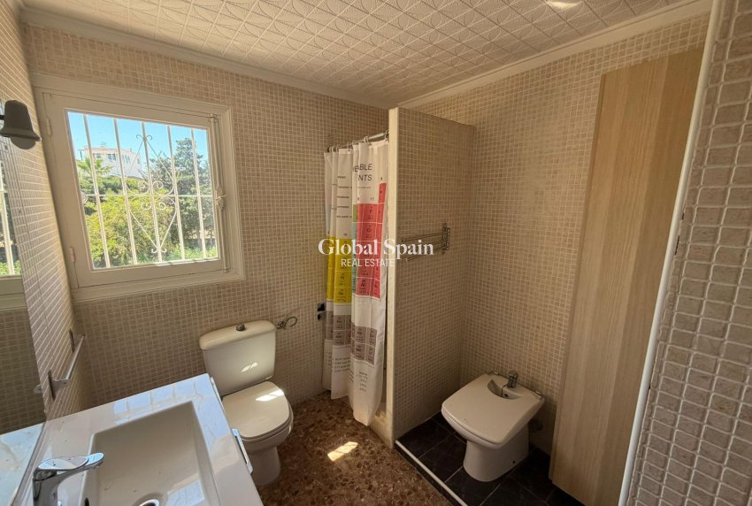 Wiederverkauf - VILLA -
TORREVIEJA - LOS BALCONES - LOS ALTOS