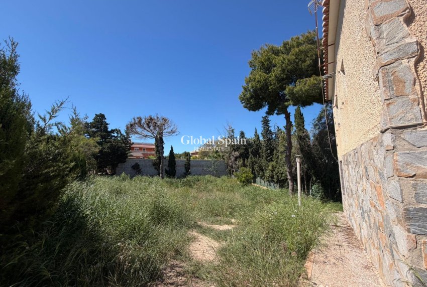 Wiederverkauf - VILLA -
TORREVIEJA - LOS BALCONES - LOS ALTOS