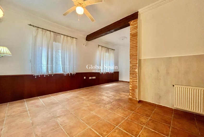 Wiederverkauf - VILLA -
TORREVIEJA - LOS BALCONES - LOS ALTOS