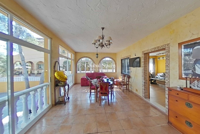 Wiederverkauf - VILLA -
TORREVIEJA - LOS BALCONES - LOS ALTOS