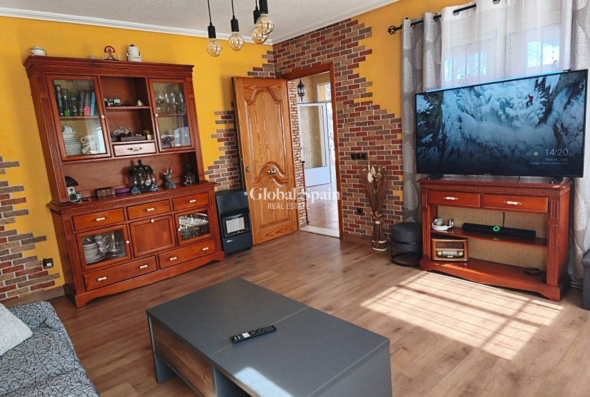 Wiederverkauf - VILLA -
TORREVIEJA - LOS BALCONES - LOS ALTOS