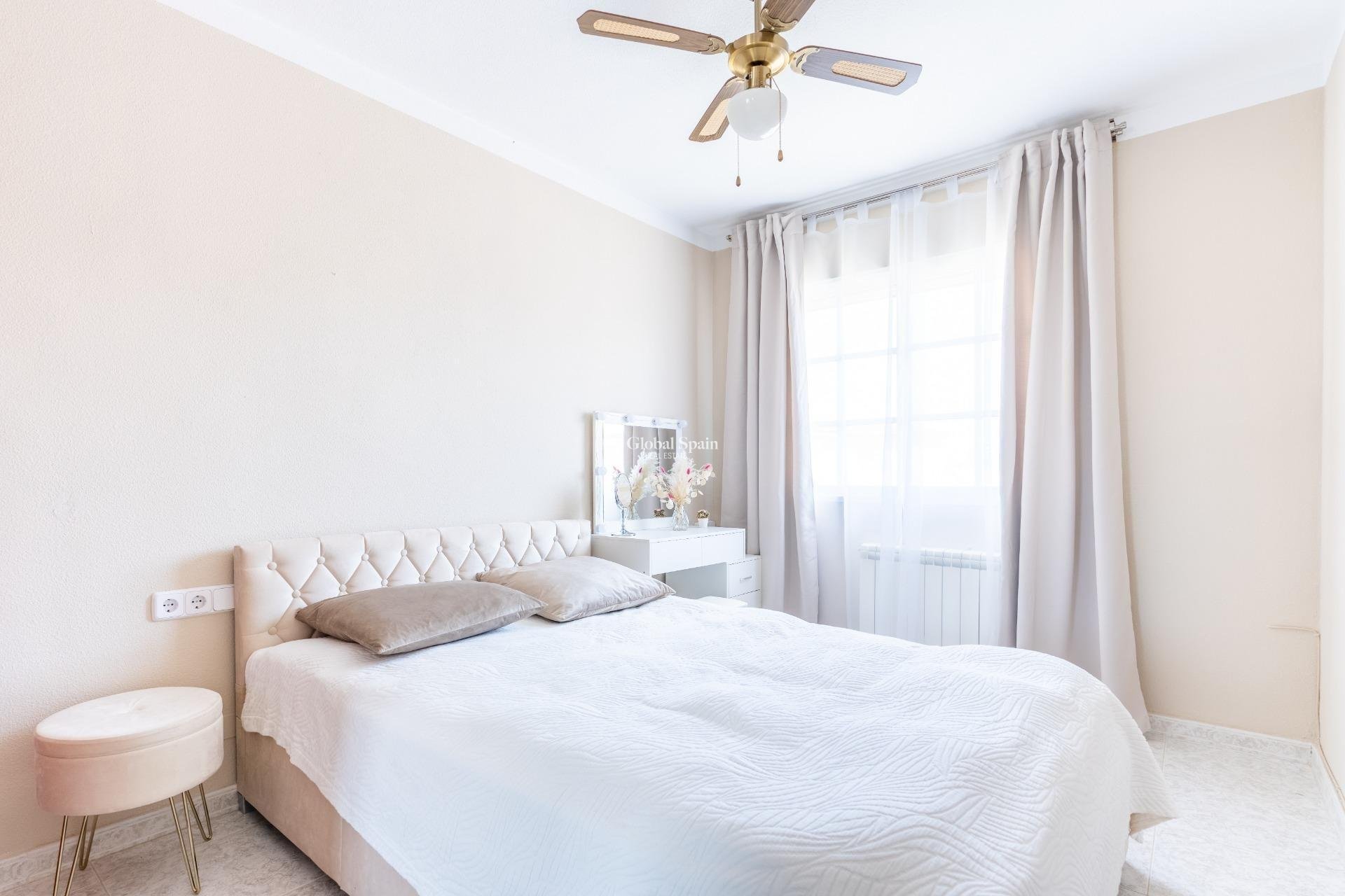 Wiederverkauf - VILLA -
TORREVIEJA - LOS BALCONES - LOS ALTOS