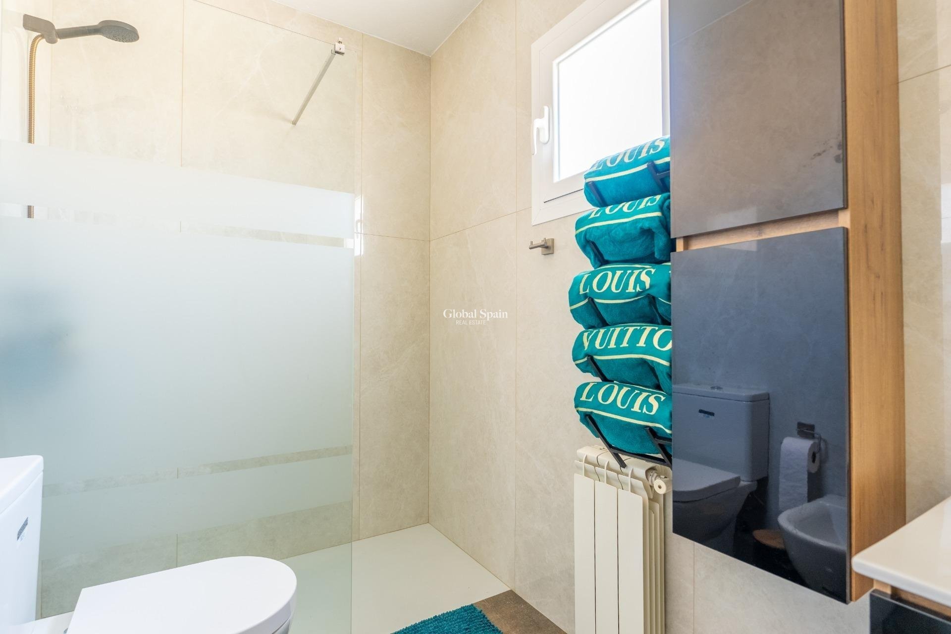 Wiederverkauf - VILLA -
TORREVIEJA - LOS BALCONES - LOS ALTOS