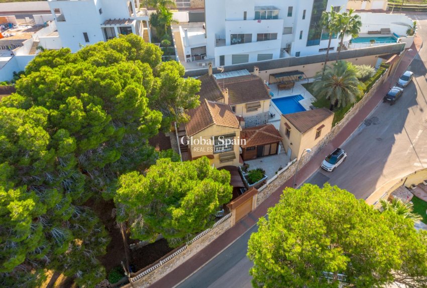 Wiederverkauf - VILLA -
TORREVIEJA - LOS BALCONES - LOS ALTOS