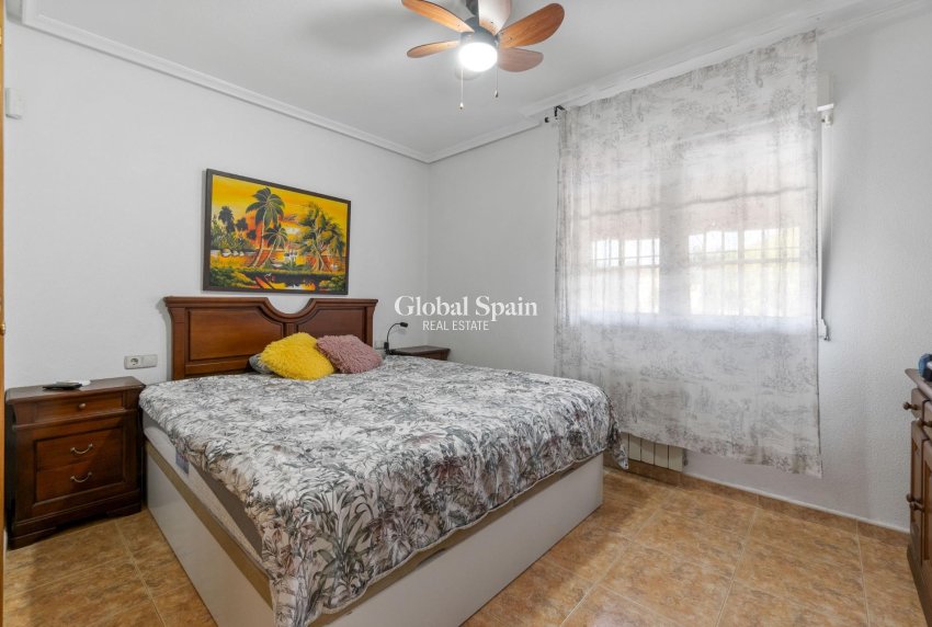 Wiederverkauf - VILLA -
TORREVIEJA - LOS BALCONES - LOS ALTOS