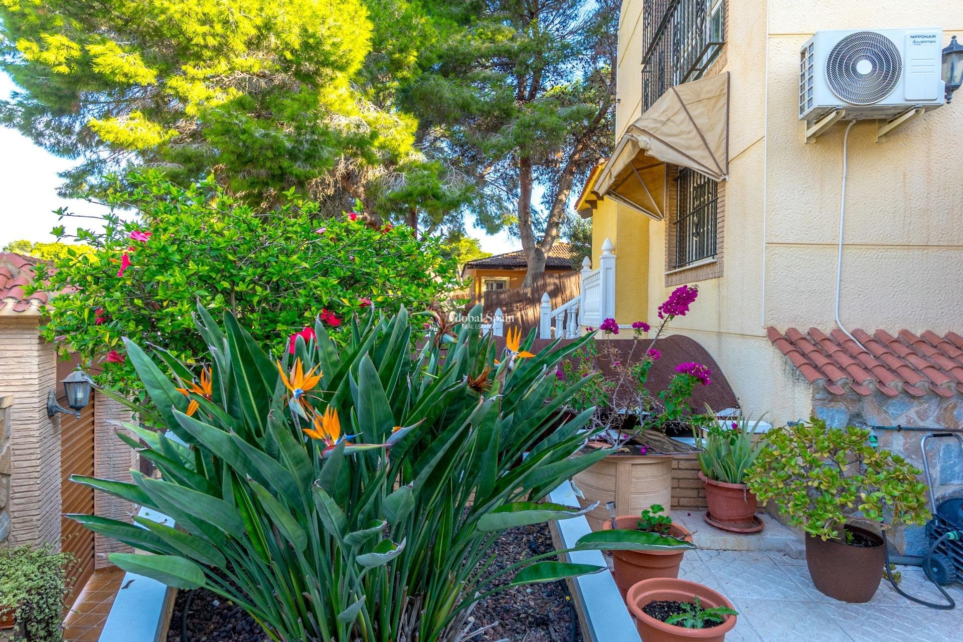 Wiederverkauf - VILLA -
TORREVIEJA - LOS BALCONES - LOS ALTOS