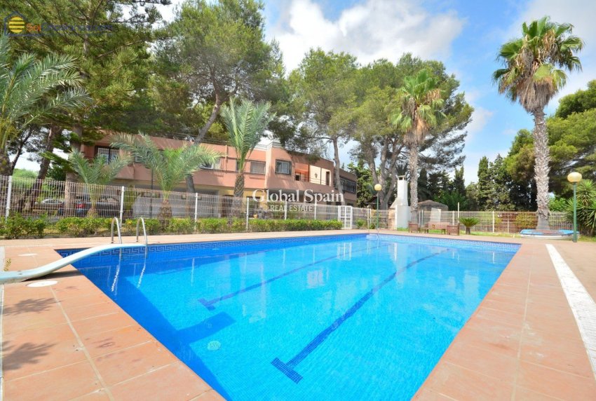 Wiederverkauf - VILLA -
TORREVIEJA - LOS BALCONES - LOS ALTOS