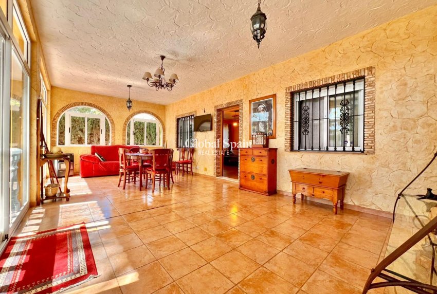 Wiederverkauf - VILLA -
TORREVIEJA - LOS BALCONES - LOS ALTOS