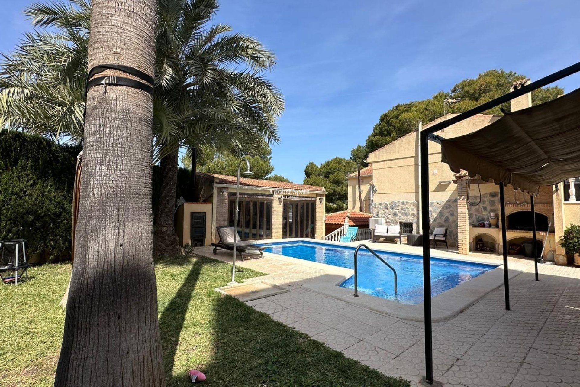 Wiederverkauf - VILLA -
TORREVIEJA - LOS BALCONES - LOS ALTOS