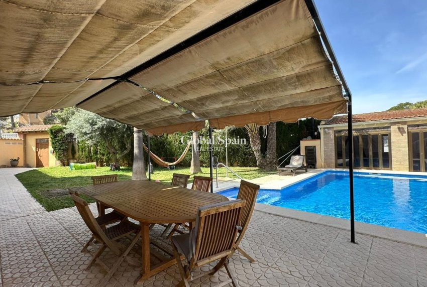 Wiederverkauf - VILLA -
TORREVIEJA - LOS BALCONES - LOS ALTOS
