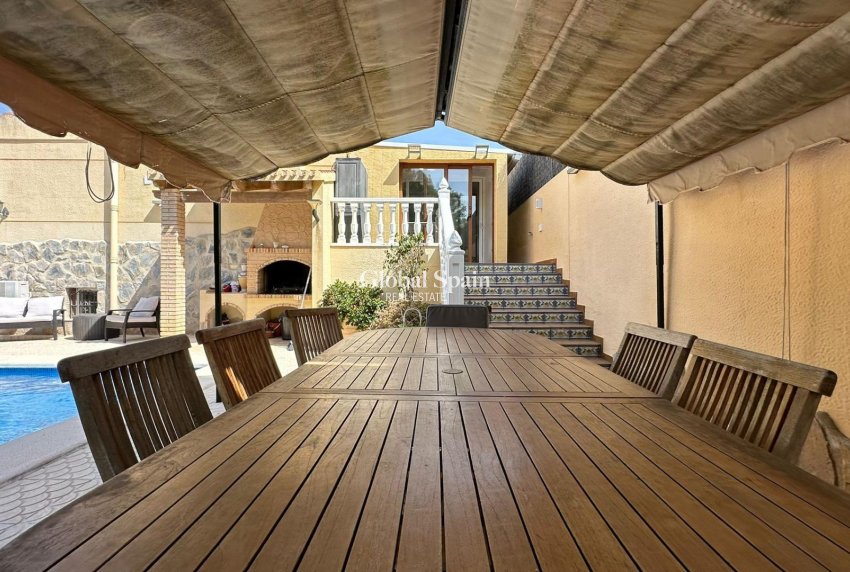 Wiederverkauf - VILLA -
TORREVIEJA - LOS BALCONES - LOS ALTOS
