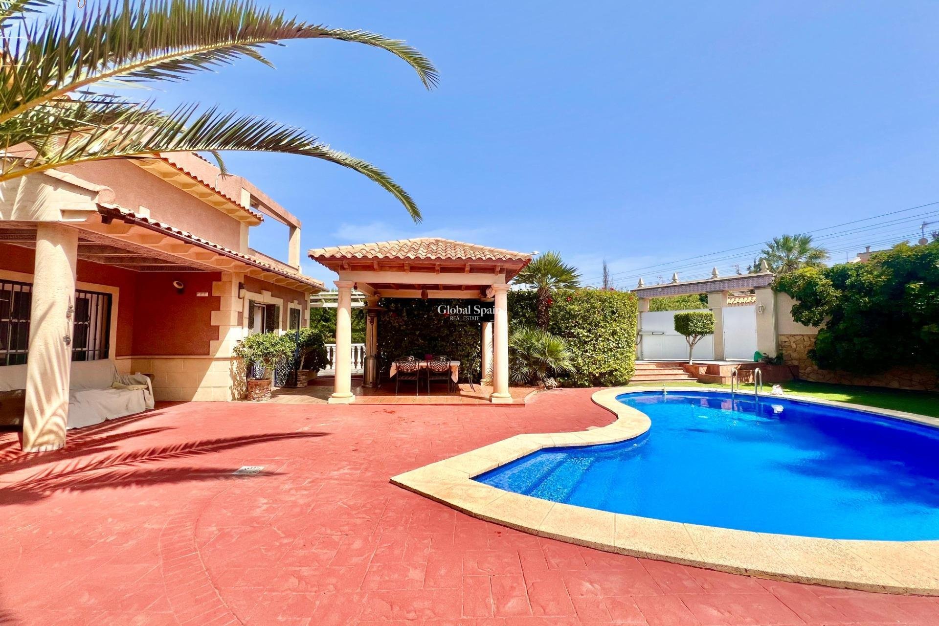 Wiederverkauf - VILLA -
TORREVIEJA - LOS BALCONES - LOS ALTOS