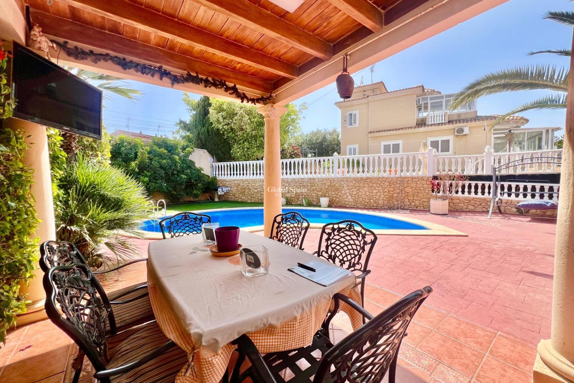 Wiederverkauf - VILLA -
TORREVIEJA - LOS BALCONES - LOS ALTOS