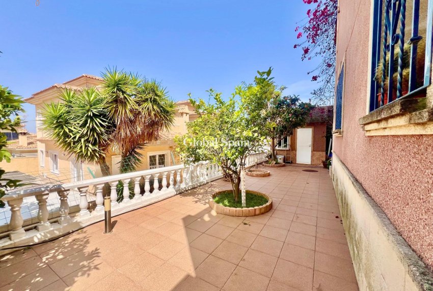 Wiederverkauf - VILLA -
TORREVIEJA - LOS BALCONES - LOS ALTOS