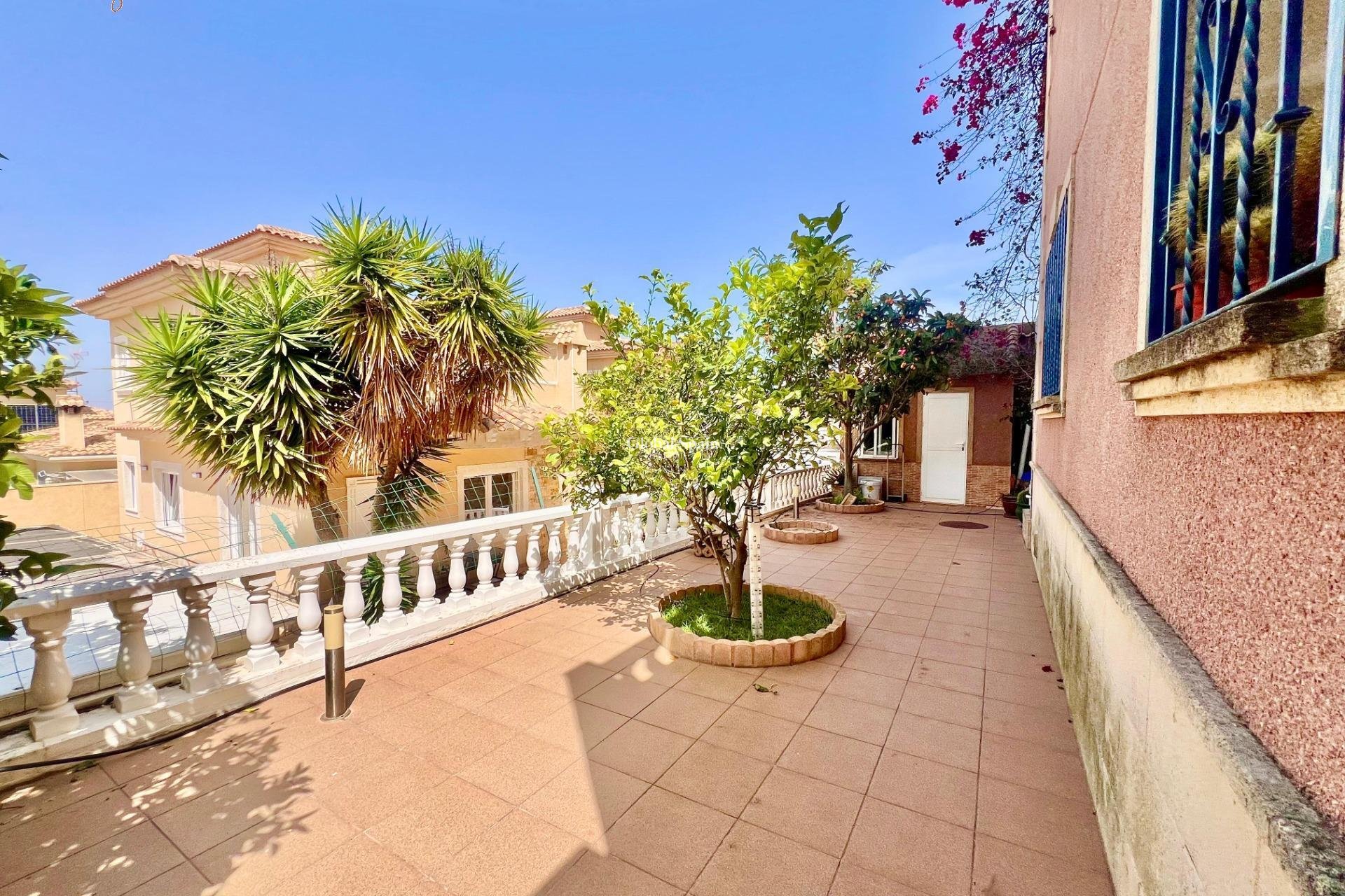 Wiederverkauf - VILLA -
TORREVIEJA - LOS BALCONES - LOS ALTOS