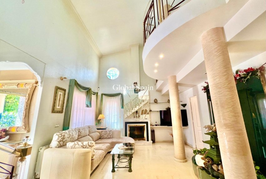 Wiederverkauf - VILLA -
TORREVIEJA - LOS BALCONES - LOS ALTOS