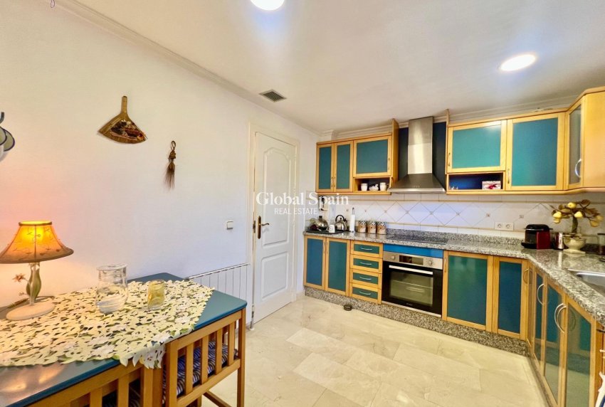 Wiederverkauf - VILLA -
TORREVIEJA - LOS BALCONES - LOS ALTOS