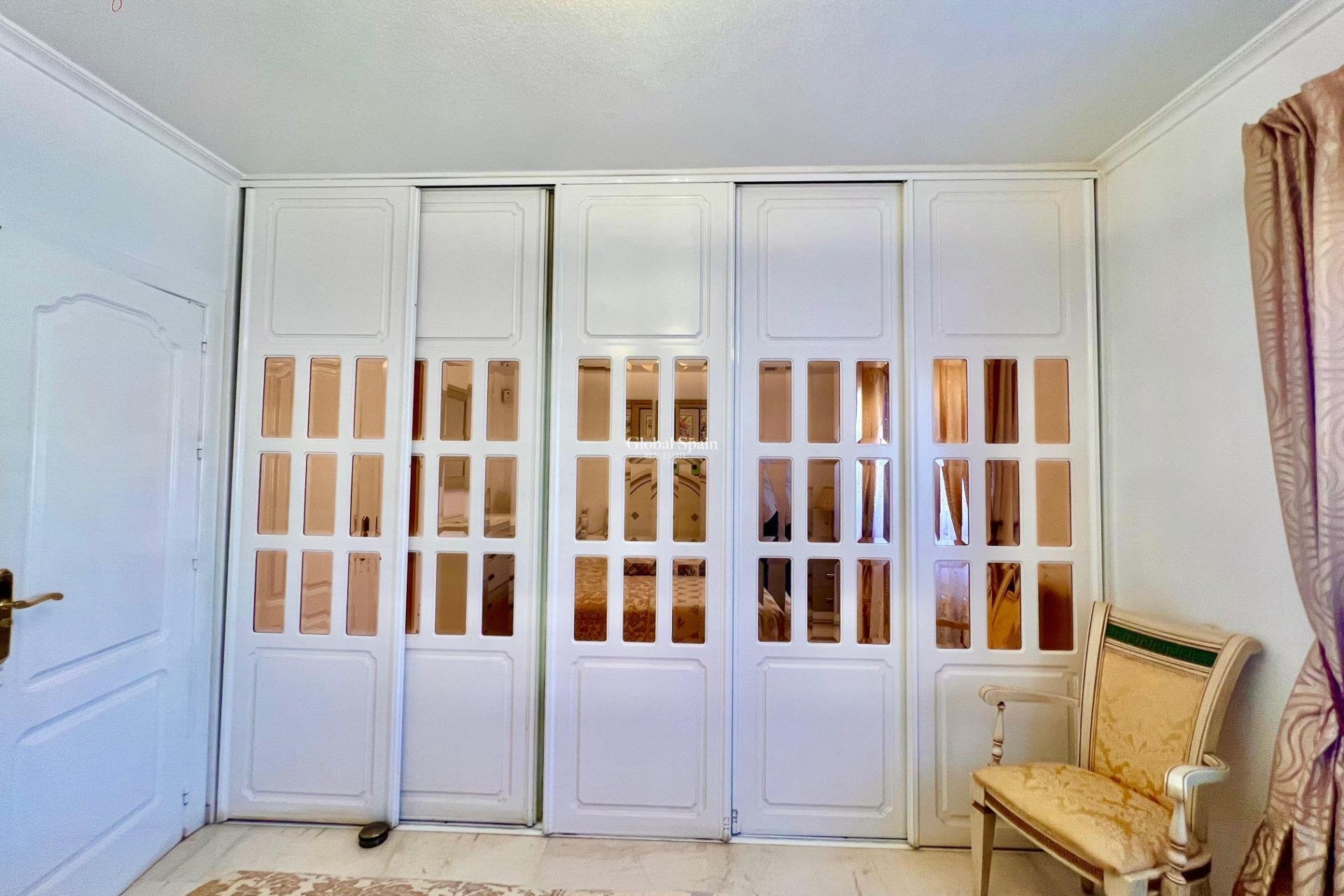 Wiederverkauf - VILLA -
TORREVIEJA - LOS BALCONES - LOS ALTOS