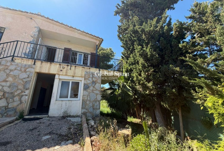 Wiederverkauf - VILLA -
TORREVIEJA - LOS BALCONES - LOS ALTOS